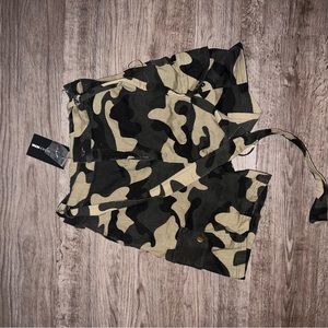 Fashion nova || Short